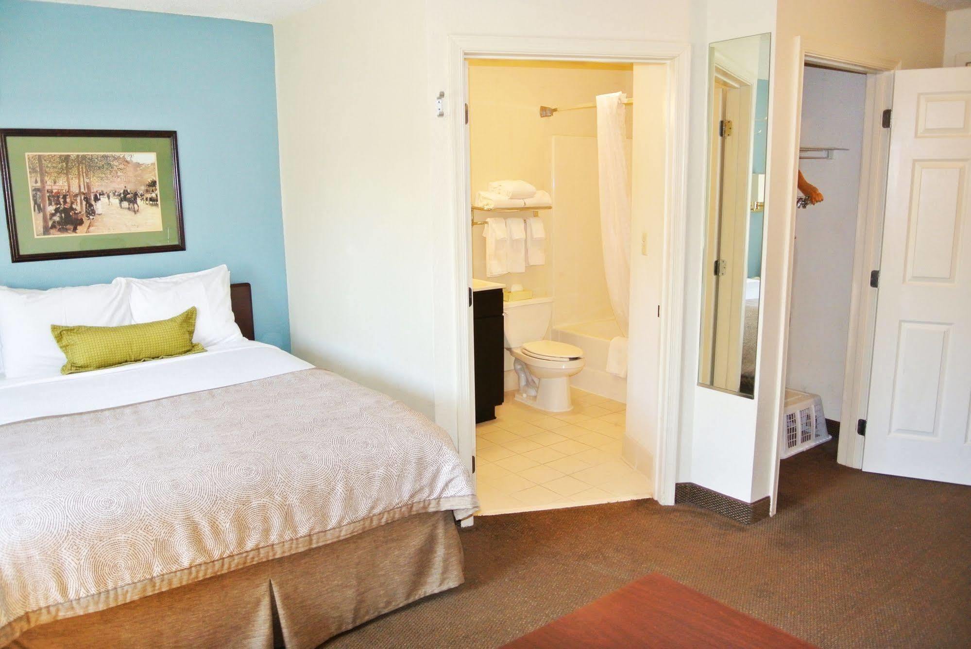 Candlewood Suites Washington-Fairfax By Ihg Экстерьер фото