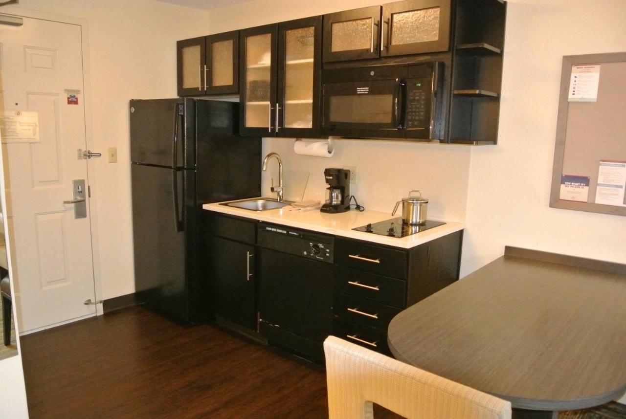 Candlewood Suites Washington-Fairfax By Ihg Экстерьер фото