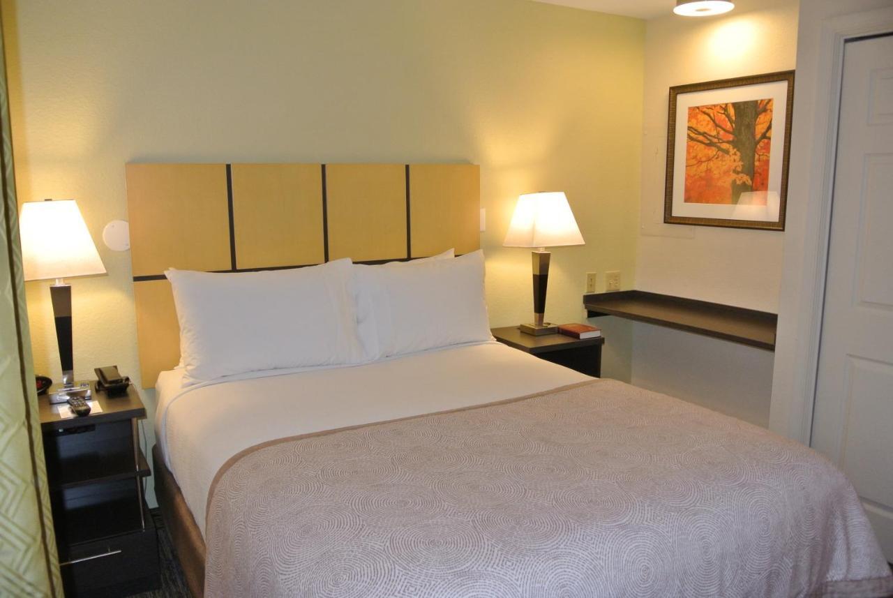 Candlewood Suites Washington-Fairfax By Ihg Экстерьер фото